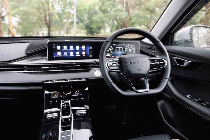 2025-Chery-Tiggo-4-Pro-Ultimate-SUV-silver-Dean-McCartney-1200x800p-7